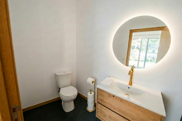 ROOM 1